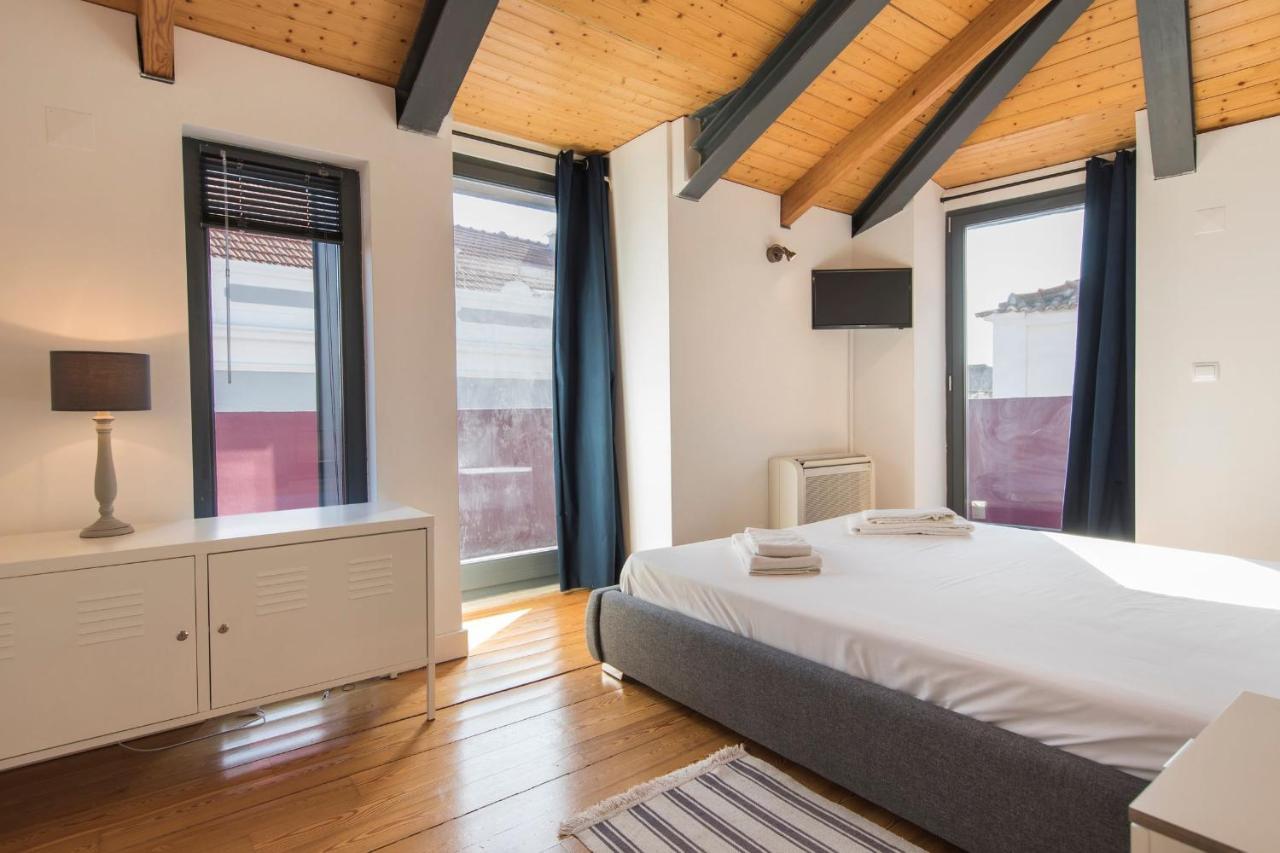 Bairro Alto Stunning Flat With Balcony By Lovelystay リスボン エクステリア 写真