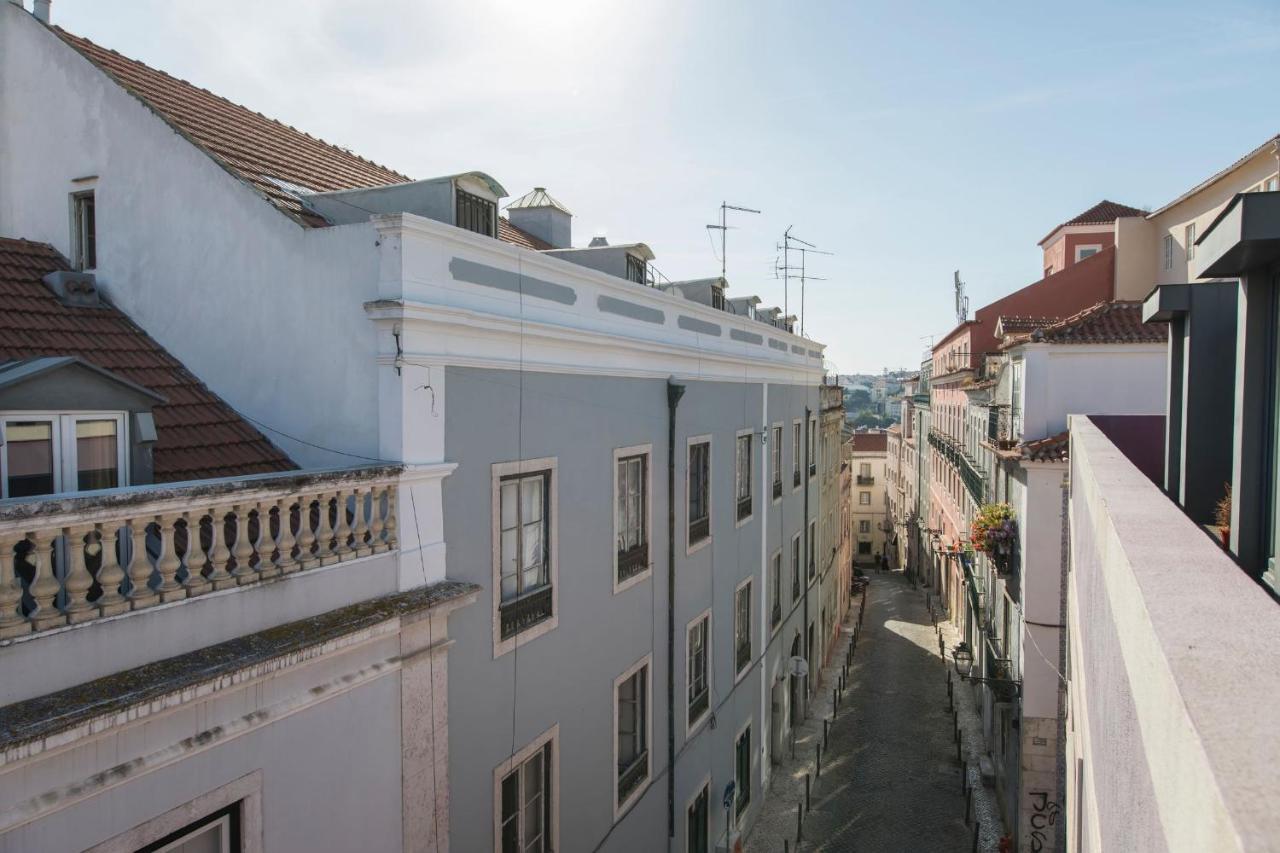 Bairro Alto Stunning Flat With Balcony By Lovelystay リスボン エクステリア 写真