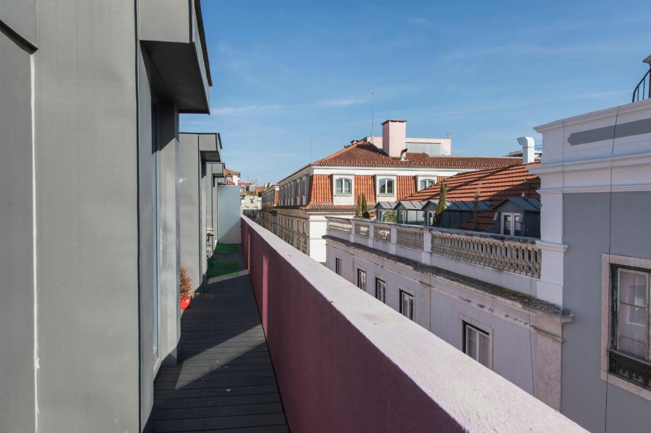 Bairro Alto Stunning Flat With Balcony By Lovelystay リスボン エクステリア 写真
